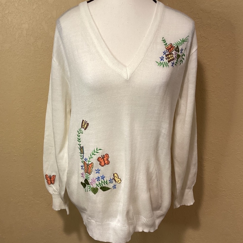 Vintage Ades of California Sweater White V-Neck, Embroidered Flowers/Butterflies